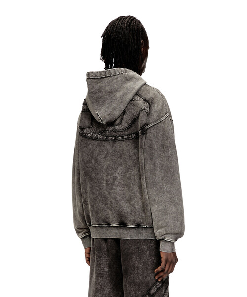 DIESEL(ディーゼル)の「メンズ ジップアップパーカー S-BOXT-HOOD-ZIP-DEN(パーカー・メンズ・ブラック・MEDIUM/XX-SMALL/X-SMALL/XX-LARGE/X-LARGE/SMALL/LARGE)」の3枚目の写真