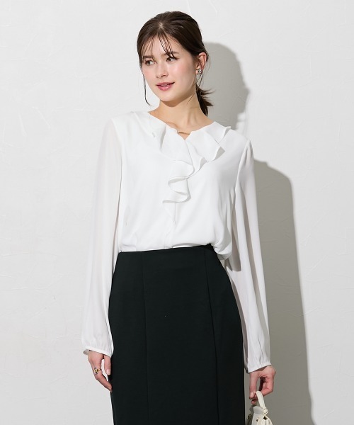 slattgir(スラットジール)の「高身長 バー付きラッフルキーネックブラウス(トールサイズ)(シャツ/ブラウス・レディース・ネイビー/オフホワイト・T5L/T4L/T3L/TLL/TL/TM)」の3枚目の写真
