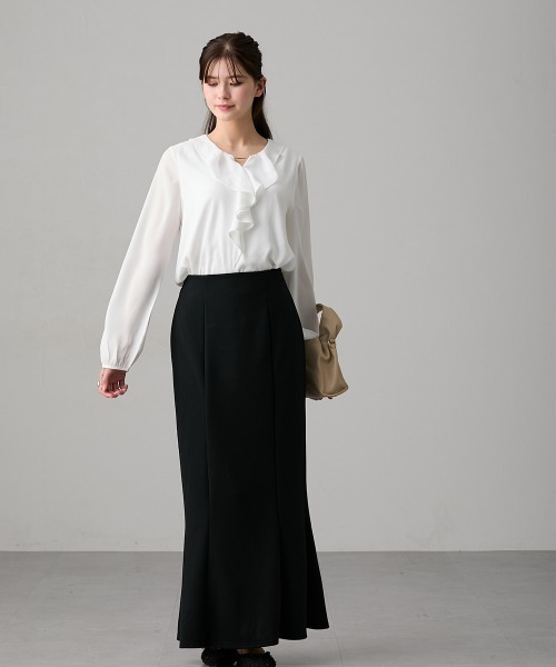 slattgir(スラットジール)の「高身長 バー付きラッフルキーネックブラウス(トールサイズ)(シャツ/ブラウス・レディース・ネイビー/オフホワイト・T5L/T4L/T3L/TLL/TL/TM)」の12枚目の写真
