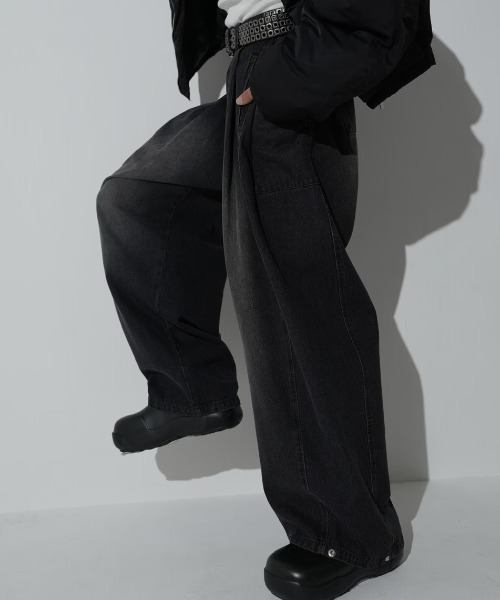 Chikashitsu +（チカシツプラス）の「【CS】side tuck drape denim 