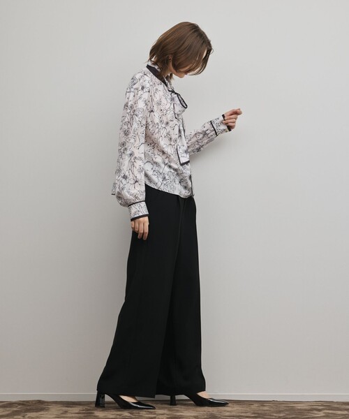 GRACE CONTINENTAL(グレースコンチネンタル)の「フルーツフラワープリントトップ(シャツ/ブラウス・レディース・イエロー/キナリ・38/36)」の5枚目の写真