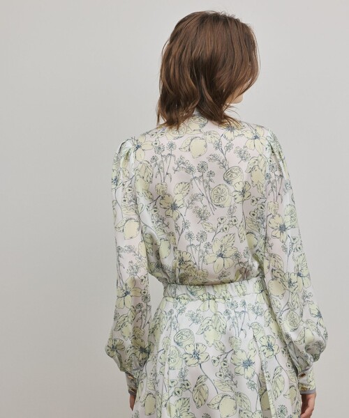 GRACE CONTINENTAL(グレースコンチネンタル)の「フルーツフラワープリントトップ(シャツ/ブラウス・レディース・イエロー/キナリ・38/36)」の11枚目の写真