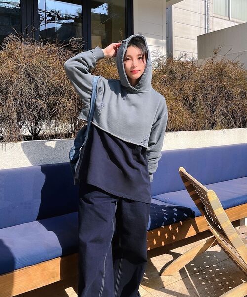 EPISODE UNTITLED(エピソードアンタイトルド)の「LUNA DYING APPLIQUE CROP HOODIE_STEEL BLUE(パーカー・レディース・その他・1/2)」の11枚目の写真