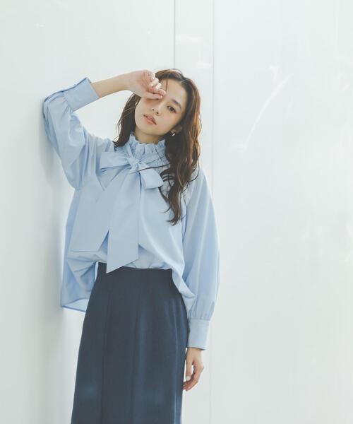 NATURAL BEAUTY BASIC(ナチュラルビューティーベーシック)の「◇ハイネックリボンボウブラウス(シャツ/ブラウス・レディース・ピンク系その他/グレー系その他/オフホワイト/ブルー・MEDIUM/SMALL)」の3枚目の写真