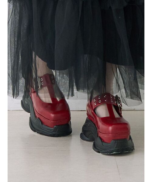 jouetie(ジュエティ)の「厚底スニーカーソールメリージェーンシューズ ローファー 靴(ローファー・レディース・レッド/ブラック・MEDIUM/LARGE)」の3枚目の写真