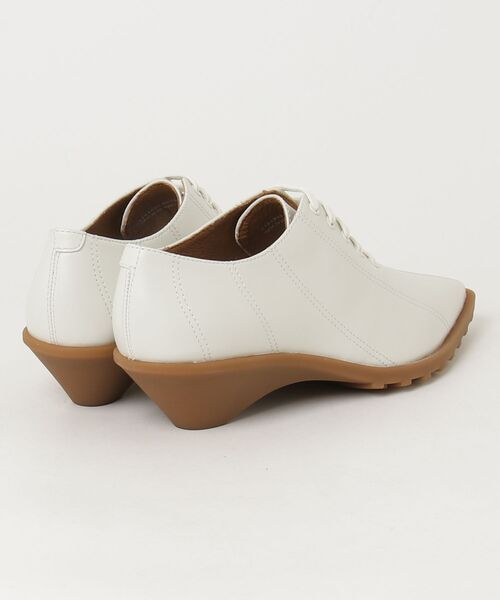 CAMPER（カンペール）の「[カンペール] ANITA / カジュアルシューズ（ドレスシューズ・レディース・ホワイト・24.0cm/25.0cm/23.5cm/23.0cm）」の3枚目の写真