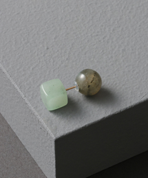 Lilas（リラ）の「ラウンド*キューブバイカラーピアス K10（片耳）（ピアス（片耳用））」