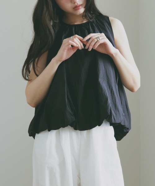 Freesia by andme(フリージアバイアンドミー)の「ノースリーブバルーンシアートップス(シャツ/ブラウス・レディース・ブラック/オフホワイト・M)」の6枚目の写真