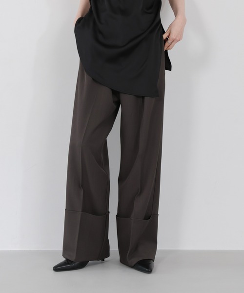 select MOCA（セレクトモカ）の「ロールアップツータックワイドストレートスラックス（スラックス・レディース・チャコールグレー/カーキブラウン・FREE）」の2枚目の写真
