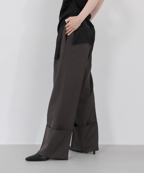 select MOCA（セレクトモカ）の「ロールアップツータックワイドストレートスラックス（スラックス・レディース・チャコールグレー/カーキブラウン・FREE）」の5枚目の写真