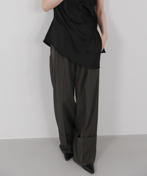 select MOCA（セレクトモカ）の「ロールアップツータックワイドストレートスラックス（スラックス・レディース・チャコールグレー/カーキブラウン・FREE）」の9枚目の写真