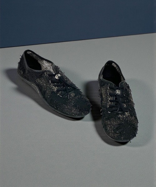 ASH（アッシュ）の「ASH/アッシュ【MINA】レースフラットシューズ スリッポン アジャスター ゴム紐 1.5cmヒール（スリッポン・レディース・ブラック・36/37/38/39）」の2枚目の写真