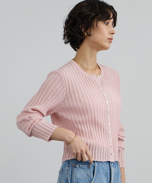 SALON adam et rope'(サロン アダム エ ロペ)の「ワイドリブスキッパークルーネックカーディガン(カーディガン/ボレロ・レディース・オフホワイト/ピンク/ブラック・FREE)」の18枚目の写真