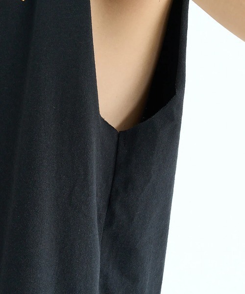 RVCA（ルーカ）の「【RVCA/ルーカ】 ONSHORE TT/バックプリント　ノースリーブ　マッスルタンクトップ（タンクトップ・レディース・ブラック・MEDIUM/SMALL）」の3枚目の写真