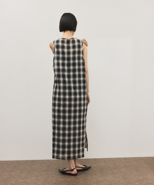 ADAM ET ROPE'（アダムエロペ）の「チェックワンピース（ワンピース・レディース・ブラック系その他・FREE）」の4枚目の写真