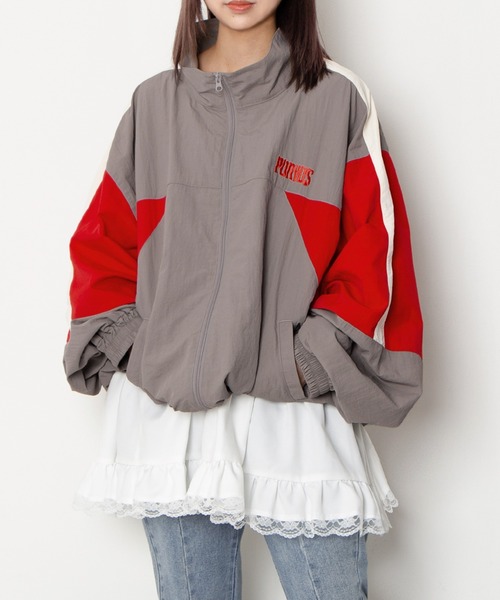 PUNYUS(プニュズ)の「切り替えナイロンジャケット(ナイロンジャケット・レディース・ホワイト/ライトグレー/ブラック・2/3/4)」の3枚目の写真