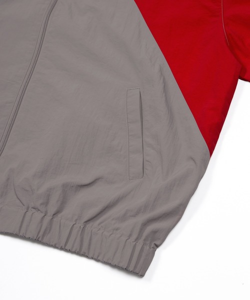 PUNYUS(プニュズ)の「切り替えナイロンジャケット(ナイロンジャケット・レディース・ホワイト/ライトグレー/ブラック・2/3/4)」の18枚目の写真