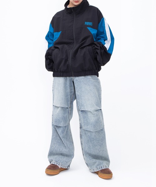 PUNYUS(プニュズ)の「切り替えナイロンジャケット(ナイロンジャケット・レディース・ホワイト/ライトグレー/ブラック・2/3/4)」の4枚目の写真