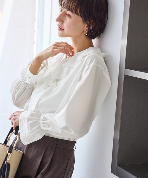 ROPE' PICNIC（ロペピクニック）の「ハシゴレース×ラッフルフリルブラウス（シャツ/ブラウス・レディース・オフホワイト/ブルー/サックスブルー/ネイビー・FREE）」の2枚目の写真