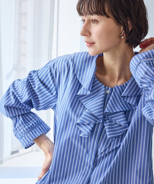 ROPE' PICNIC（ロペピクニック）の「ハシゴレース×ラッフルフリルブラウス（シャツ/ブラウス・レディース・オフホワイト/ブルー/サックスブルー/ネイビー・FREE）」の4枚目の写真