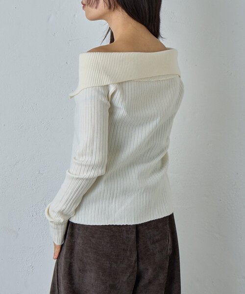 goocy(グーシー)の「オフショルリブWジップニット(ニット/セーター・レディース・アイボリー・FREE)」の4枚目の写真