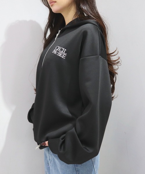 CECIL McBEE（セシルマクビー）の「刺繍ロゴジップアップパーカー（パーカー・レディース・アイボリー/ブラック・LARGE/MEDIUM）」の16枚目の写真