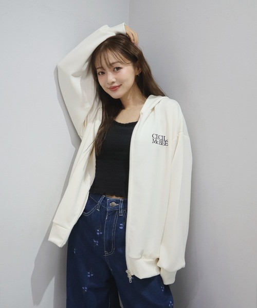 CECIL McBEE（セシルマクビー）の「刺繍ロゴジップアップパーカー（パーカー・レディース・アイボリー/ブラック・LARGE/MEDIUM）」の13枚目の写真