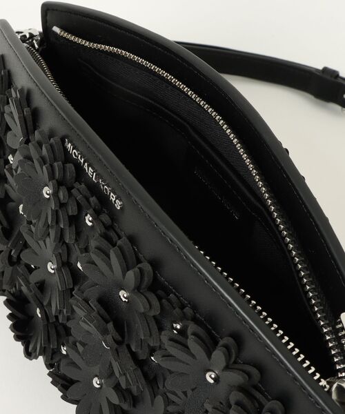 MICHAEL KORS（マイケルコース）の「ATHENA フローラル アップリケ コンバーチブル クラッチ（クラッチバッグ・レディース・ブラック・FREE）」の8枚目の写真