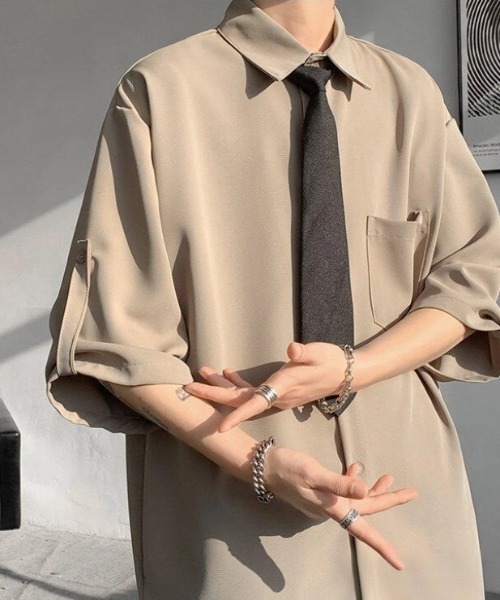 WYZ wear(ダブリューワイジィーウェア)の「ネクタイ付きオーバーサイズロールアップ半袖シャツ/ユニセックス(シャツ/ブラウス・メンズ・ベージュ/ブラック/ホワイト・XL/M/L)」の19枚目の写真