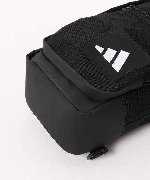 adidas(アディダス)の「《adidas》スリング バッグ(ボディバッグ/ウエストポーチ・メンズ・ブラック/ベージュ系その他・フリー)」の4枚目の写真