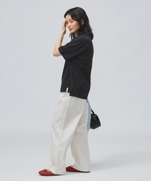 adidas(アディダス)の「アディダス adidas エッセンシャルズ プラス スリーストライプス ルーズフィット半袖Tシャツ(Tシャツ/カットソー・レディース・ライトグリーン/ブラック/オフホワイト・S/M/L/XL)」の12枚目の写真