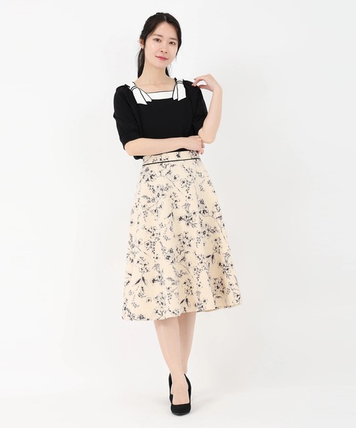 UNIVERVAL MUSE(ユニバーバル ミューズ)の「エチュード_プリントフレアスカート(スカート・レディース・ベージュ・2)」の8枚目の写真