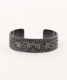 SUNSHINE REEVES（サンシャインリーブス）の「「Indian Jewelry/インディアンジュエリー」サンシャインリーブス 0.8インチバングル w/ブラックロジウムコーディング（バングル/リストバンド）」