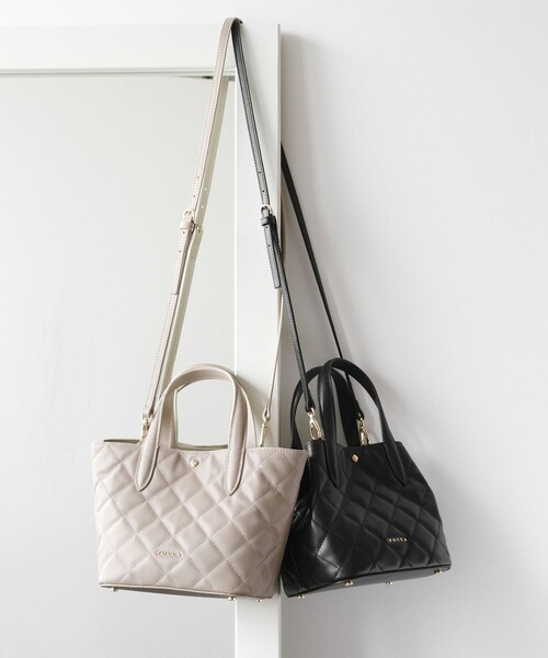 TOCCA(トッカ)の「SUGAR CUBE 2WAY BAG ショルダーバッグ(ハンドバッグ・レディース・アイボリー系/ネイビー系/ブラック系/ベージュ系・F)」の6枚目の写真