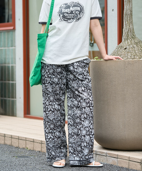FREAK'S STORE(フリークスストア)の「限定展開 インド 花柄 プリント イージー パンツ(その他パンツ・レディース・ブラック/グリーン/ベージュ・SMALL/MEDIUM)」の6枚目の写真