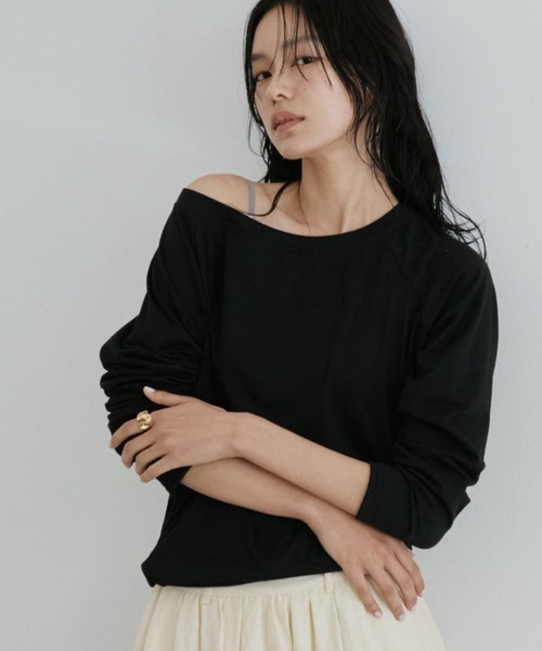 DRWCYS(ドロシーズ)の「オフショルルーズTEE(Tシャツ/カットソー・レディース・ブラック/ホワイト/ネイビー・FREE)」の5枚目の写真