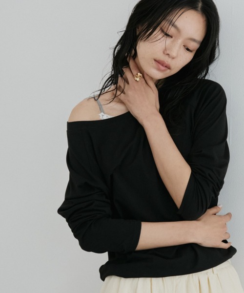 DRWCYS(ドロシーズ)の「オフショルルーズTEE(Tシャツ/カットソー・レディース・ブラック/ホワイト/ネイビー・FREE)」の8枚目の写真
