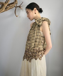 check embroidery scallop blouse