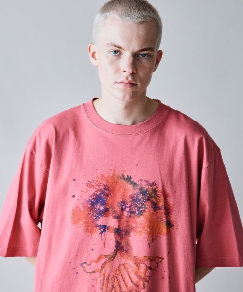 rehacer（レアセル）の「rehacer : Hands Free Relax Fit T-Shirt / ハンズフリー リラックスフィット Tシャツ（Tシャツ/カットソー・メンズ・ベージュ/ホワイト/ピンク・SMALL/MEDIUM/LARGE/X-LARGE）」の4枚目の写真