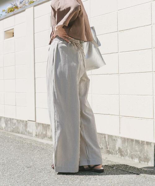 ITEMS URBANRESEARCH(アイテムズ アーバンリサーチ)の「サッカーストライプパンツ(その他パンツ・レディース・ブラック/ライトブルー・FREE)」の5枚目の写真