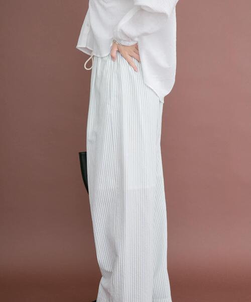 ITEMS URBANRESEARCH(アイテムズ アーバンリサーチ)の「サッカーストライプパンツ(その他パンツ・レディース・ブラック/ライトブルー/ブラウン・FREE)」の13枚目の写真