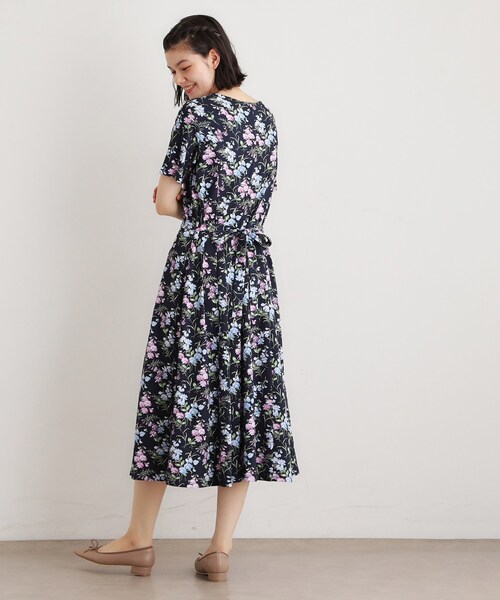 LAURA ASHLEY（ローラアシュレイ）の「【UVカット／接触冷感】ポリー柄 コットンジャージーワンピース（ワンピース・レディース・ホワイト系3/ネイビー系・38/40）」の9枚目の写真