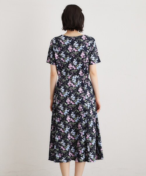 LAURA ASHLEY（ローラアシュレイ）の「【UVカット／接触冷感】ポリー柄 コットンジャージーワンピース（ワンピース・レディース・ホワイト系3/ネイビー系・38/40）」の13枚目の写真