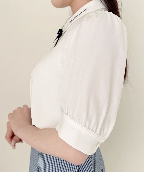 F i.n.t(フィント)の「リボンタイ付きロゴ刺繍衿ブラウス/fint フィント(シャツ/ブラウス・レディース・ホワイト×ネイビー/アイボリー・FREE)」の9枚目の写真