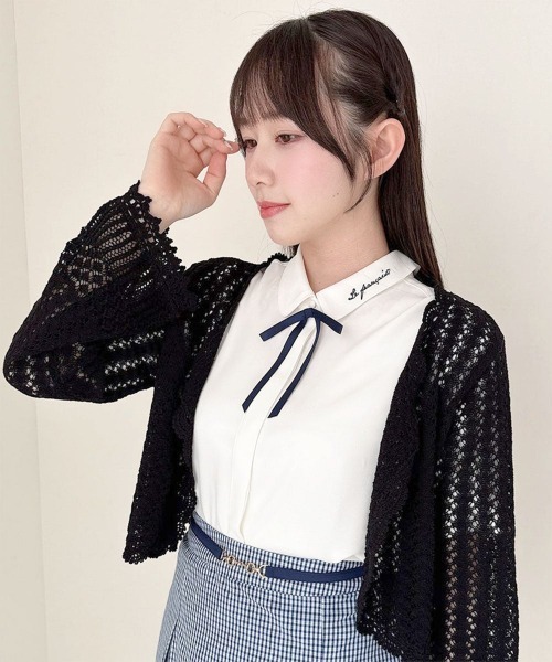 F i.n.t(フィント)の「リボンタイ付きロゴ刺繍衿ブラウス/fint フィント(シャツ/ブラウス・レディース・ホワイト×ネイビー/アイボリー・FREE)」の11枚目の写真