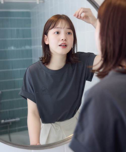 meeny miny(ミーニーマイニー)の「【メゾンテリア】Maison TerrierロゴTシャツ(Tシャツ/カットソー・レディース・ホワイト/グレイッシュベージュ/チャコールグレー・S-M/M-L)」の12枚目の写真