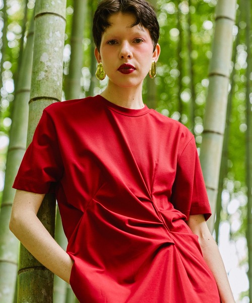 OMMO(オーエムエムオー)の「LINE SLIT TUCK H/S OP(ワンピース・レディース・レッド/ブラック・36/38)」の5枚目の写真