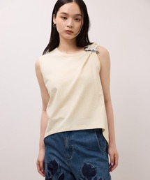 ブローチ付ノースリーブトップス