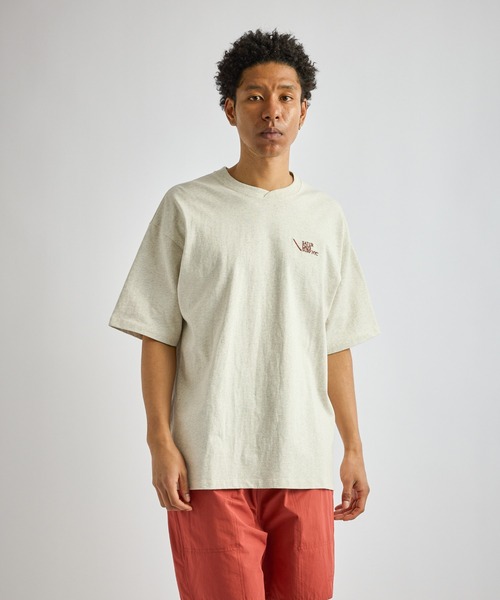 Saturdays NYC(サタデーズ ニューヨークシティ )の「Loofah Collar Relaxed SS Tee(Tシャツ/カットソー・メンズ・ネイビー/ライトグレー/ダークブラウン・L/M/S/XL)」の5枚目の写真