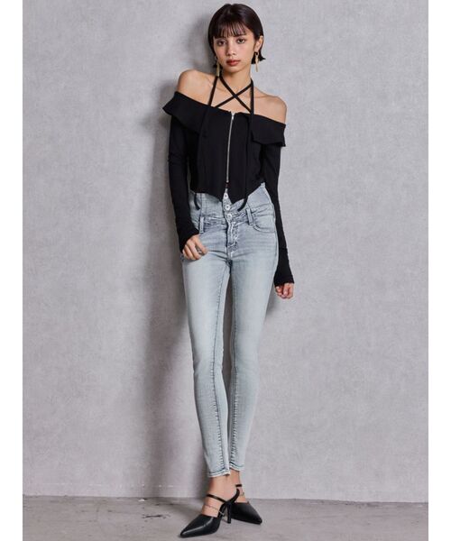 GYDA(ジェイダ)の「ハイウエストウエストクロススキニーデニムパンツ(デニムパンツ・レディース・インディゴブルー/ライトブルー/ブラック・SMALL/MEDIUM/X-SMALL/LARGE)」の17枚目の写真